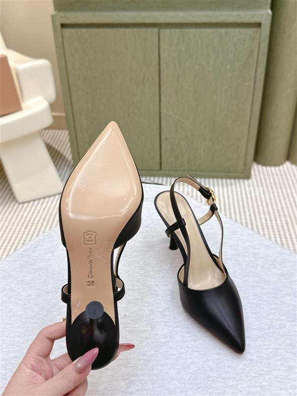 2025112810123489 300